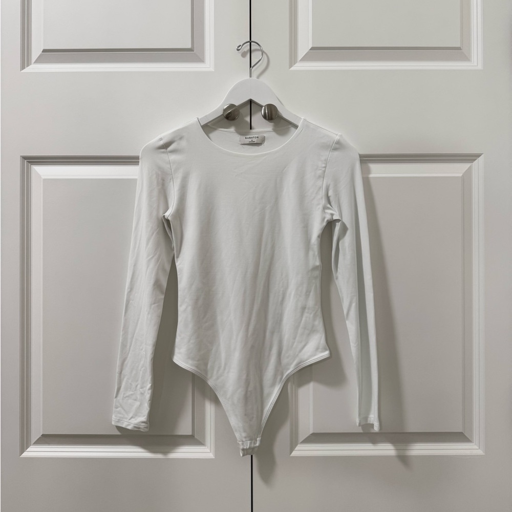 Aritzia Babaton Crewneck Longsleeve Bodysuit In White